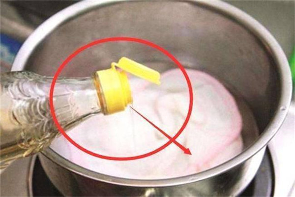 洗衣机洗的毛巾闷臭味要怎么处理,为什么毛巾越洗越硬还会有臭味