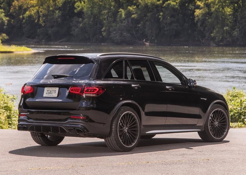 百万内性能最好的越野车,奔驰glc300和e300怎么选