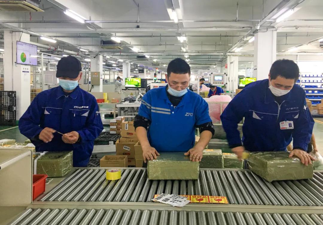 快递生产线工厂,快递工厂的商品是如何打包生产的