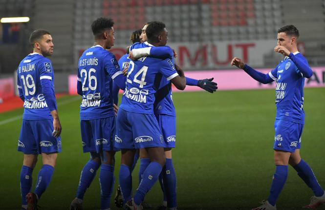 沙姆罗克vs布拉迪斯,欧冠布拉迪斯拉vs斯威