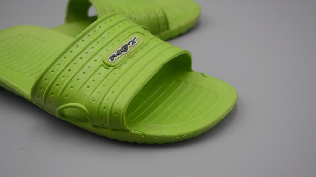 怎样让脏了的拖鞋洁净如新,拖鞋又脏又黑怎么清洗