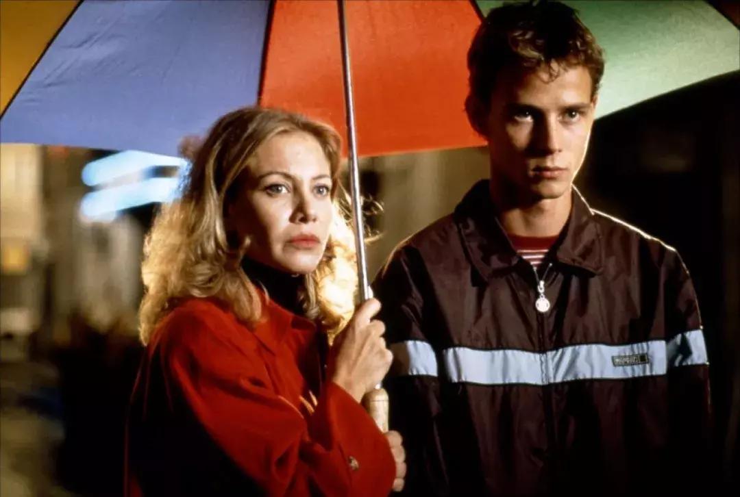 拍了40年*欲情**片，西班牙*欲情**大师阿莫多瓦居然又给观众带来惊喜