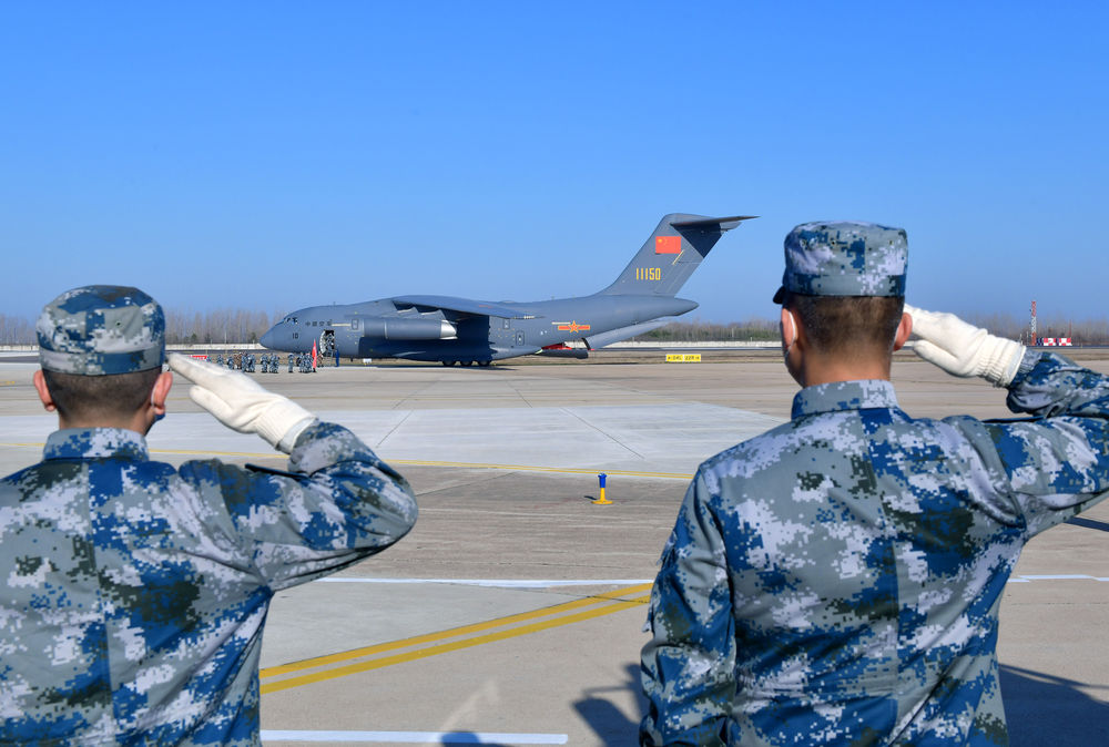 抗击疫情风雨无阻我们在行动,抗击疫情风雨无阻向前行