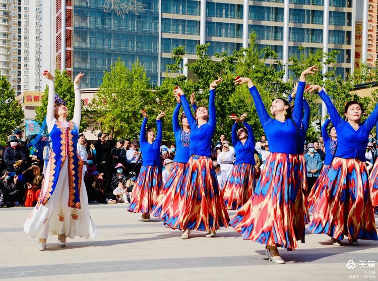 洛阳牡丹广场新疆舞视频,洛阳牡丹广场爵士舞