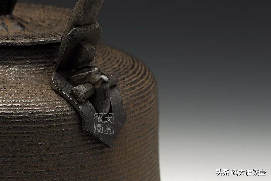 日本铁壶是用什么铁铸造的,日本铁壶真实图片