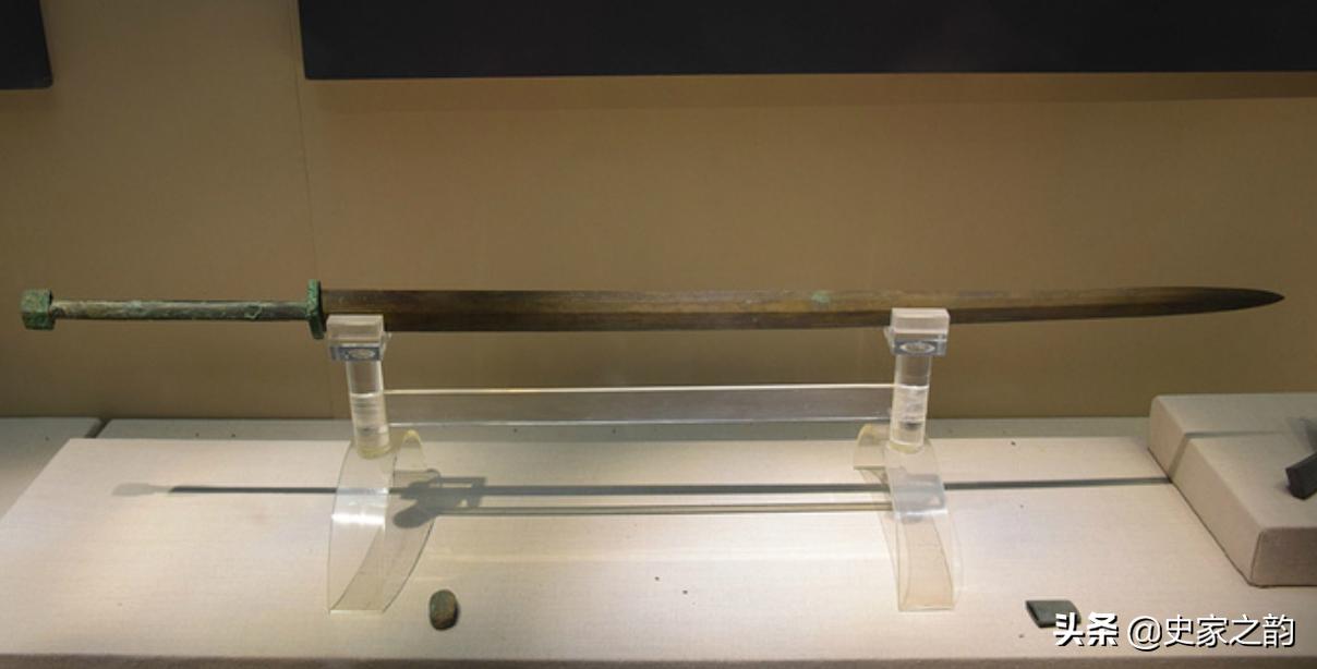 秦始皇拔不出宝剑后来有没有换剑,秦始皇三次拔剑之谜