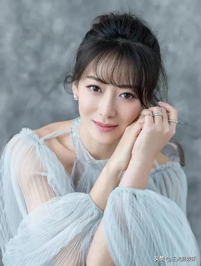 重庆十二位女明星名单,最火的12位重庆女明星