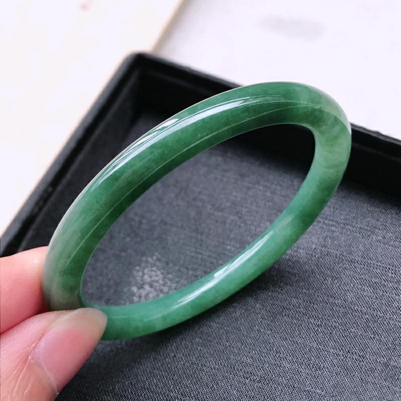 翡翠油青种值钱,翡翠油青底是不是便宜点