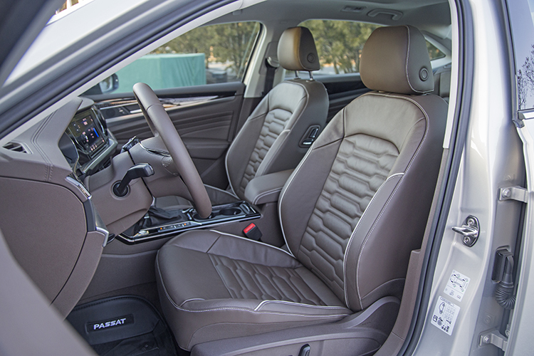 大众新能源制动系统报警,上汽大众油电混合帕萨特试驾