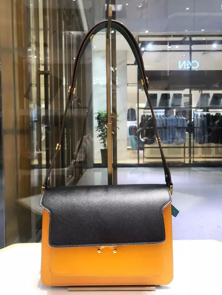 娜扎穿衣搭包包,30多个包包