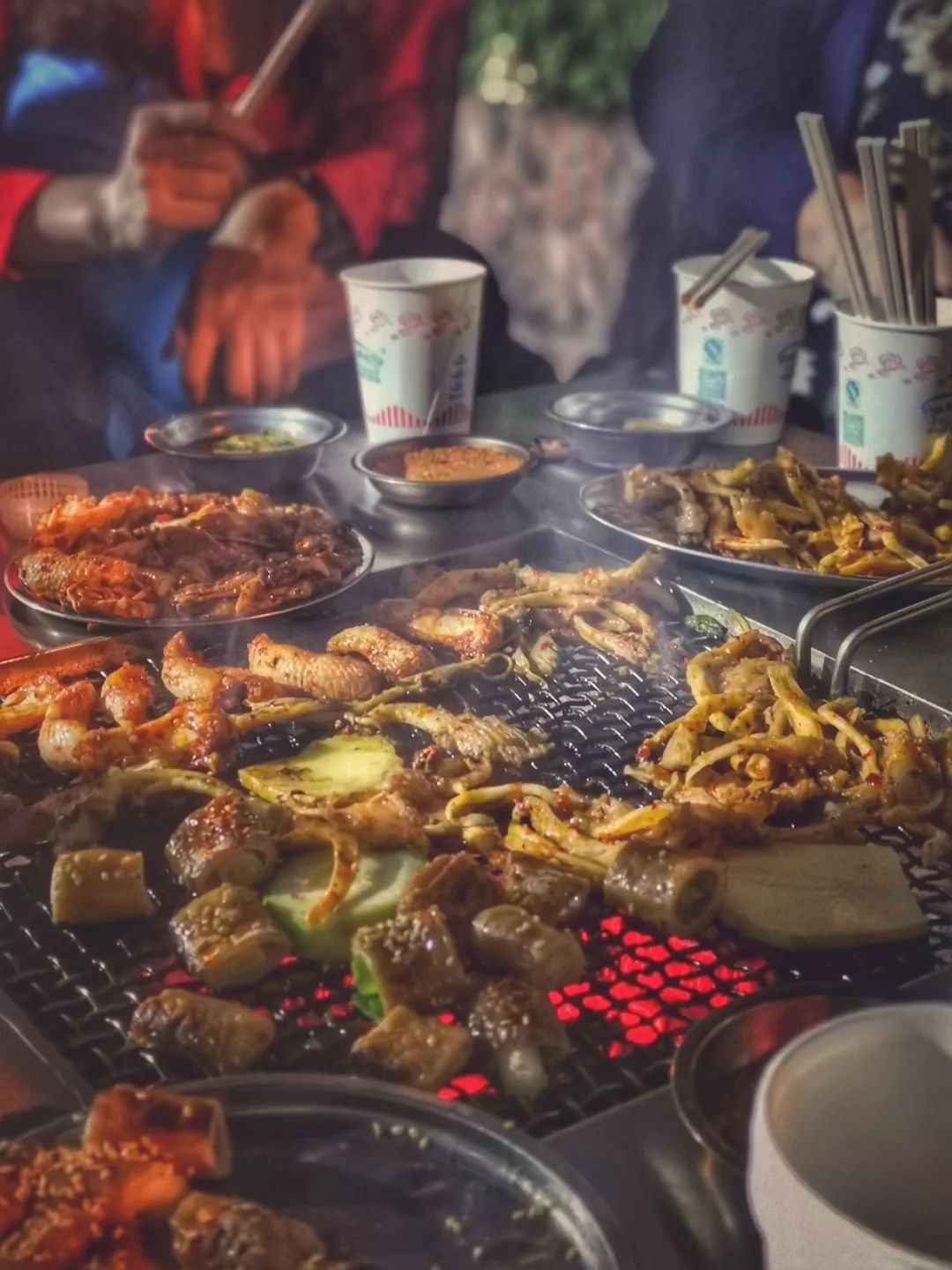 24小时丨吃饱喝足，我醉在了昆明的小夜风里