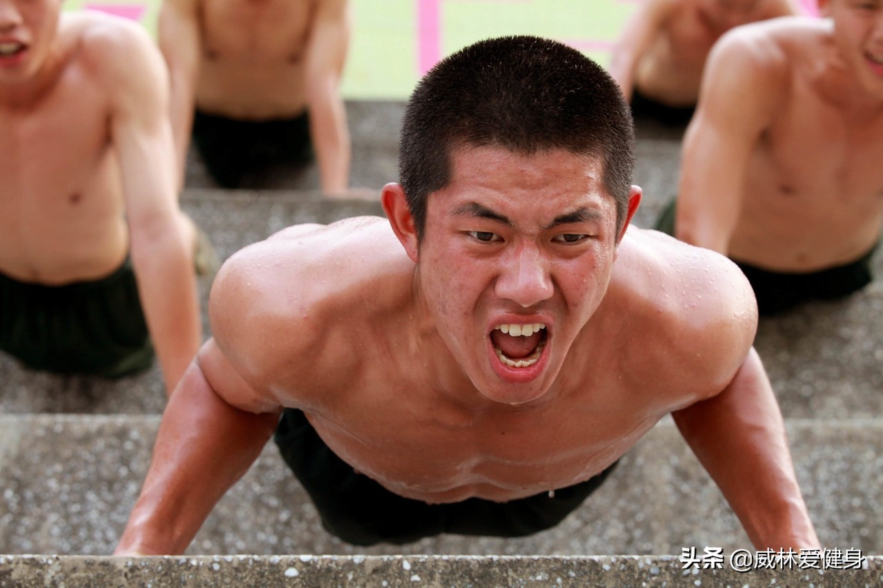为什么做了这么久俯卧撑还是很难,为什么标准的俯卧撑很难做