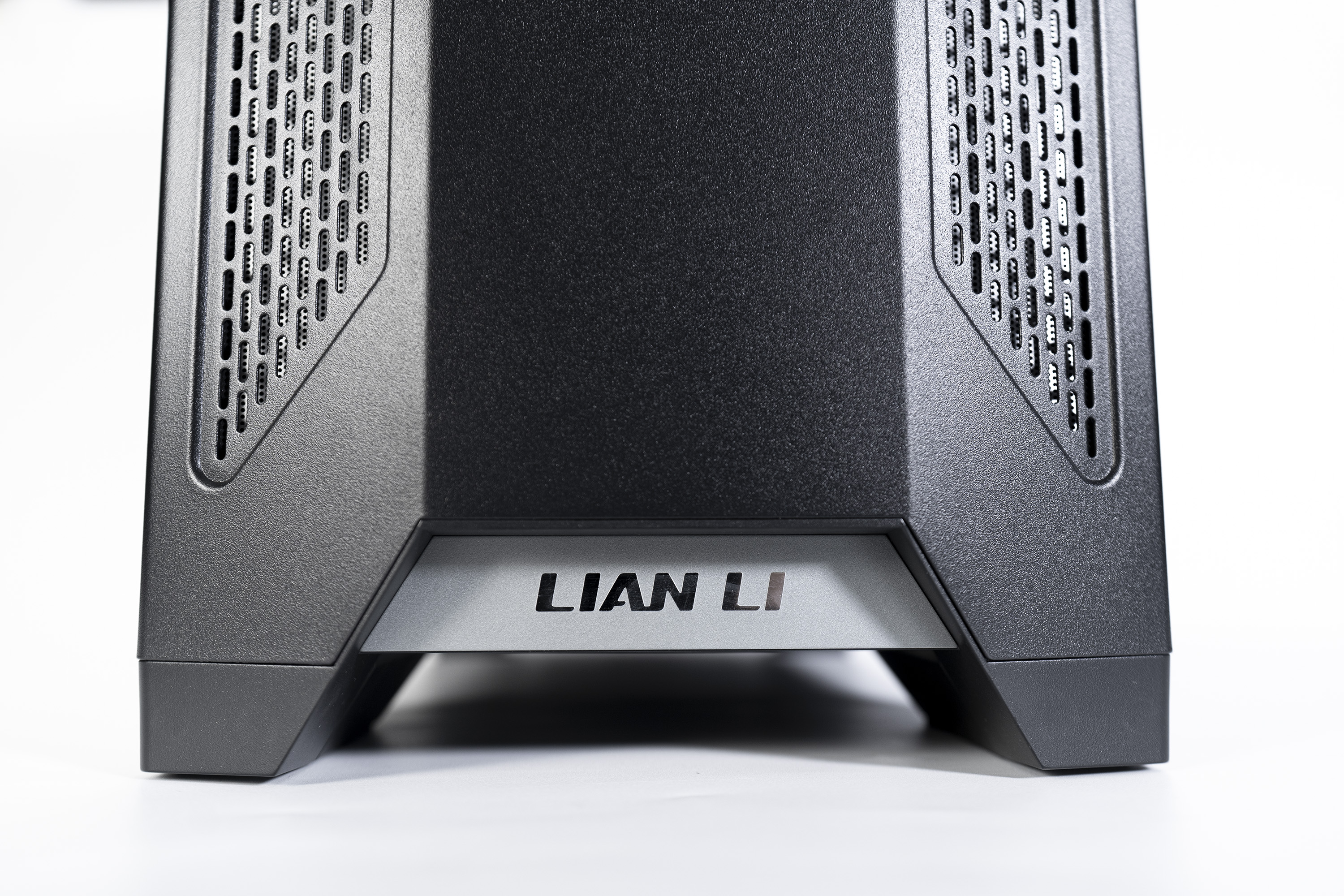 联力鬼斧机箱装机配件推荐,联力鬼斧机箱安装视频