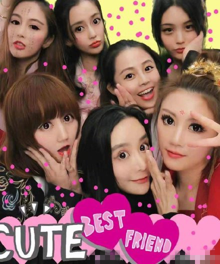 被美颜滤镜坑惨!baby和闺蜜合影全变网红脸,脸型五官如复制黏贴