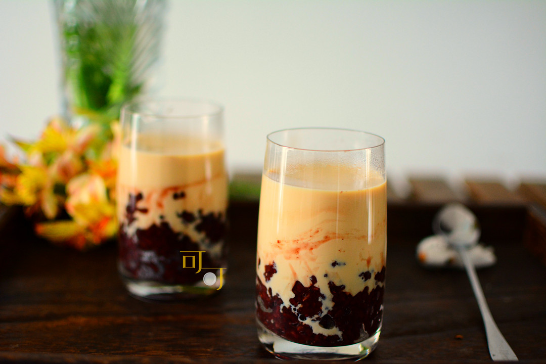 夏天最火的奶茶制作,夏天很热做一杯冰的奶茶怎么做