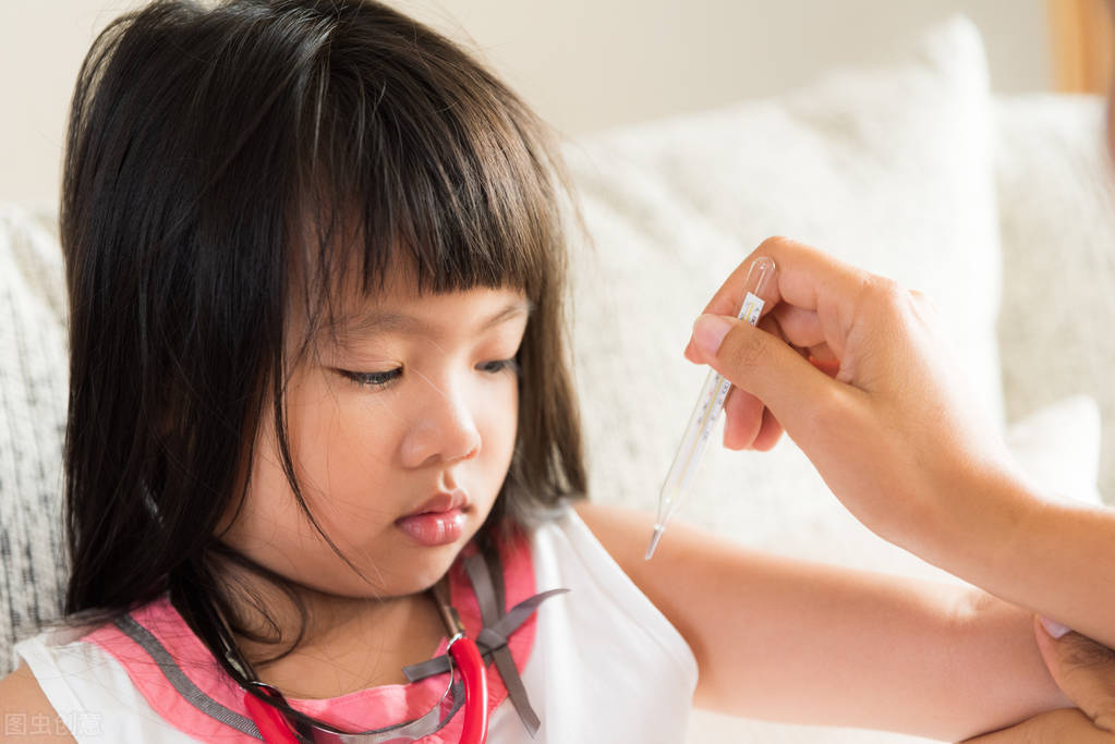 孩子中暑发烧了怎么办最快最有效,小孩子感冒和中暑怎么区分