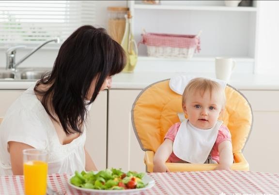 小孩不好好吃饭怎么育儿,宝宝不好好吃饭的小技巧