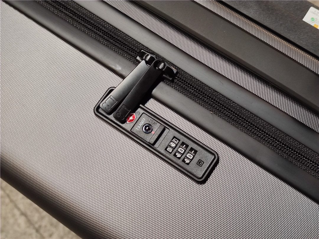 推荐一款旅行行李箱地平线8号,地平线8号旅行箱20寸登机拉杆箱