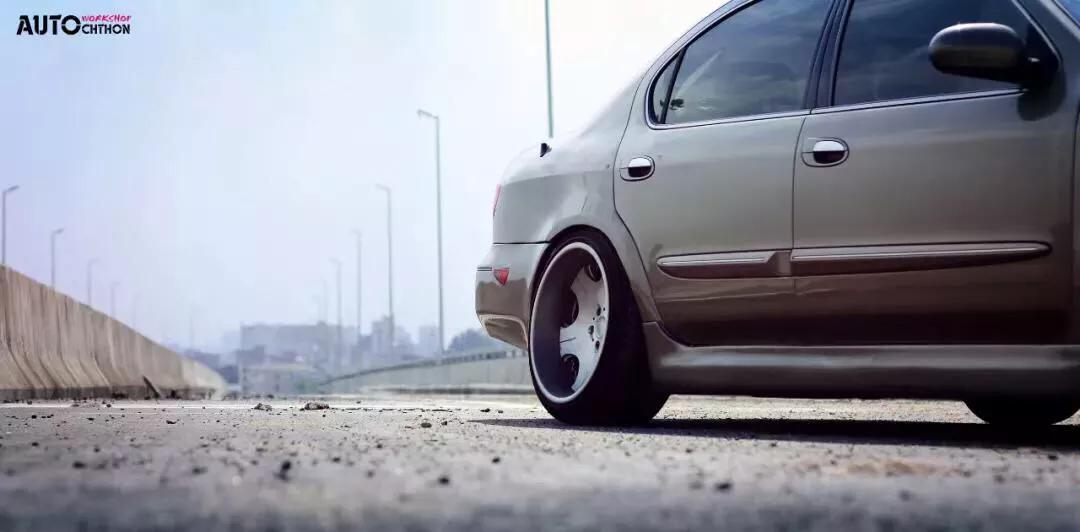 02年日产风度a33价格,02年日产风度a33驾驶体验