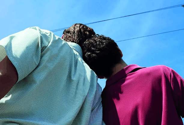 我们到底该拿同性恋孩子怎么办？扭转治疗有效么？