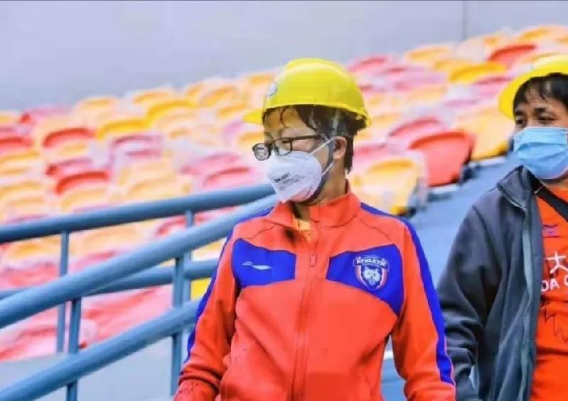 痴心球迷顽强抗癌，她是“圣朱雀”怒放的花