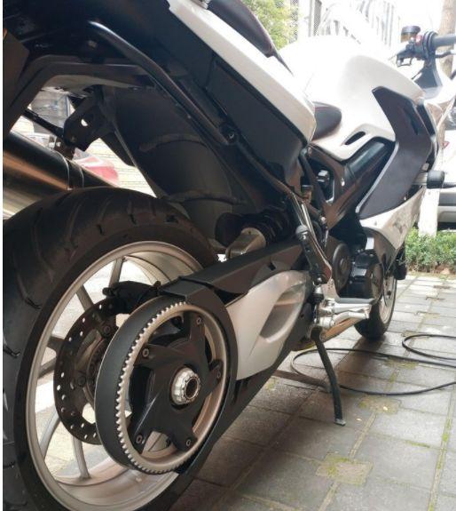 中了香港骑警的毒，拿下宝马F800GT，鲍鱼刹车、皮带传动、单臂摇