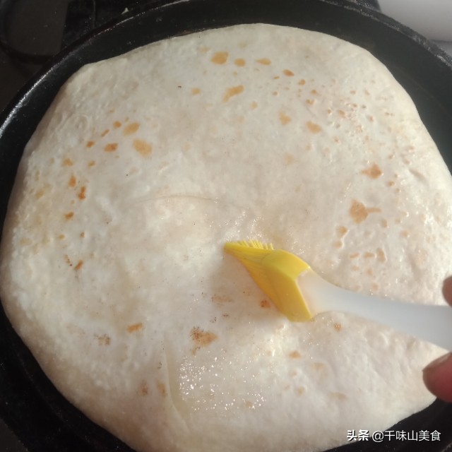 家常大饼怎么烙能酥,两个方法教你烙最柔软的大饼