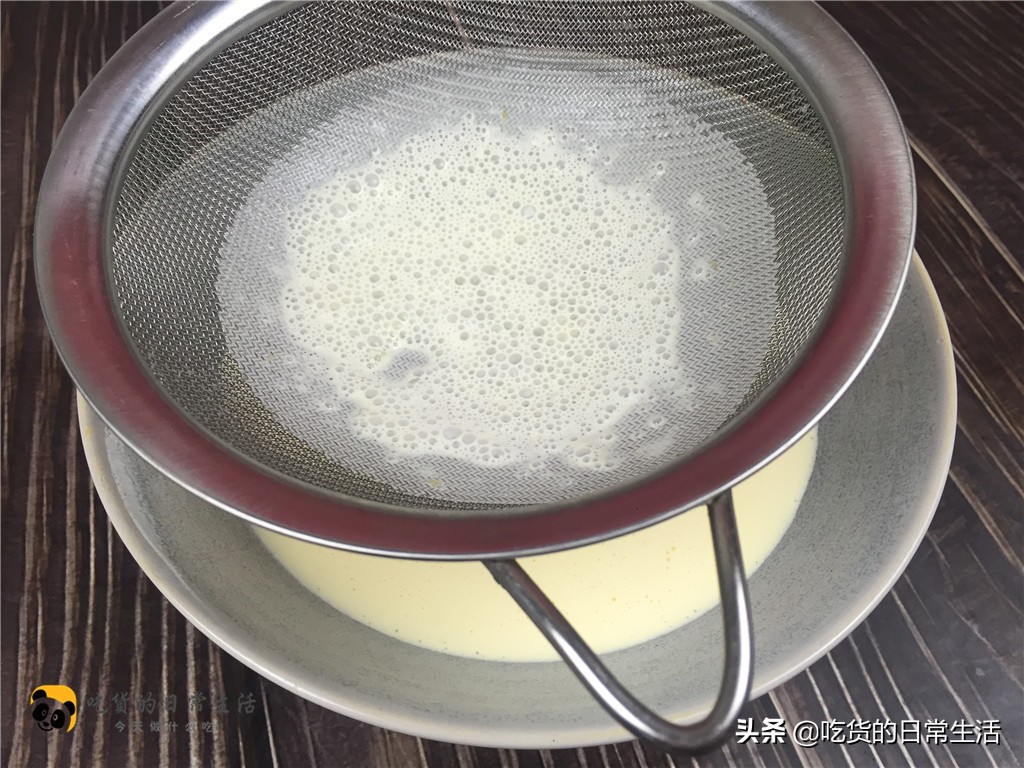 自制蛋挞底部很软,最最简单的蛋挞制作味道堪比kfc