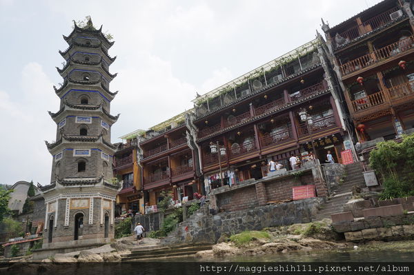 湖南美景凤凰古城,湖南凤凰古城的夜色迷人