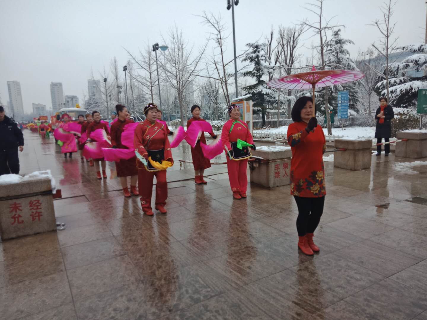 莱西秧歌队闹元宵小伙子,莱西秧歌大赛完整版