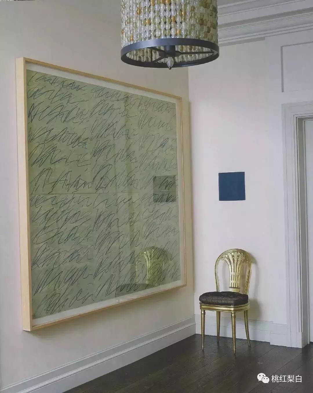 刘嘉玲和天价娃娃合影,刘嘉玲买画