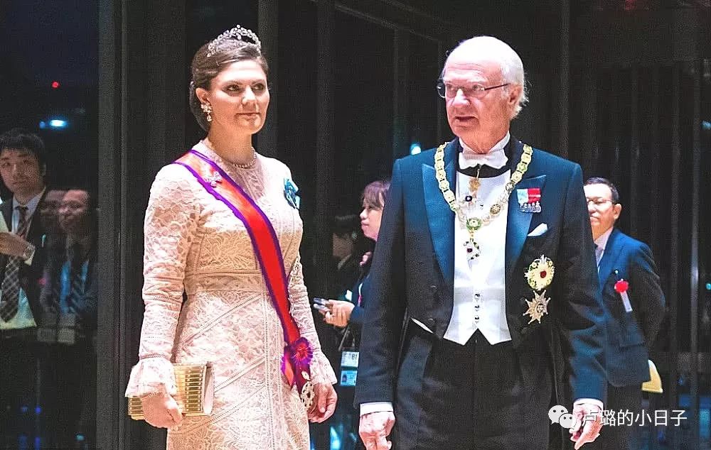 英国女王戴的超级超级珍贵的王冠,各国女王加冕皇冠图片