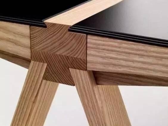 一个会做玩具的老木匠，众人甘愿喊他爷爷，他是葫芦娃爷爷吗？