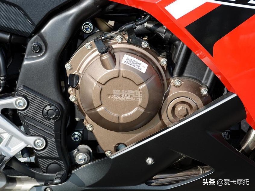 推荐车的长腿小姐姐,新手骑仿赛摩托车推荐