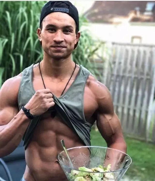 点击领取专属于你的腹肌和人鱼线