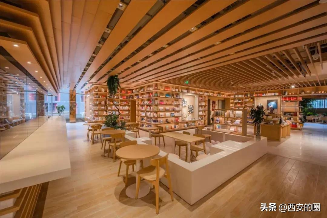 璧拌繘鑹烘湳涔﹀簵,璧拌繎鑹烘湳涔︾睄