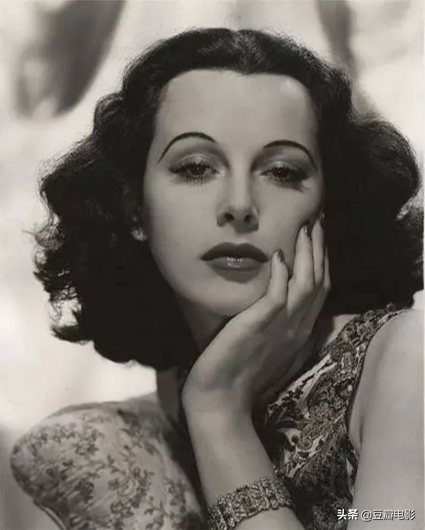 首位全裸出镜,这好莱坞*星艳**竟是wifi之母《*物尤**:海蒂·拉玛传》