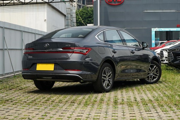 秦pro燃油版多少秒破百,比亚迪秦pro混动版5.9秒实测