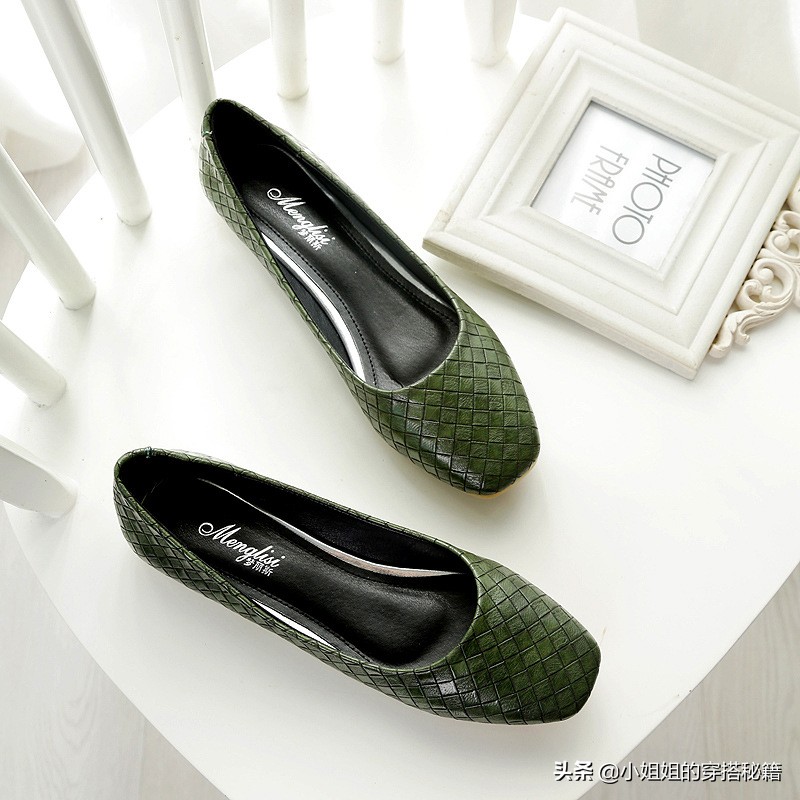 脚板又宽又细适合穿什么鞋,脚板大穿什么鞋好看显脚小