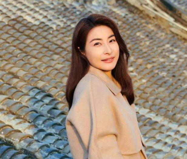 郭晶晶为什么能在豪门得到尊重,郭晶晶在豪门的生活情况