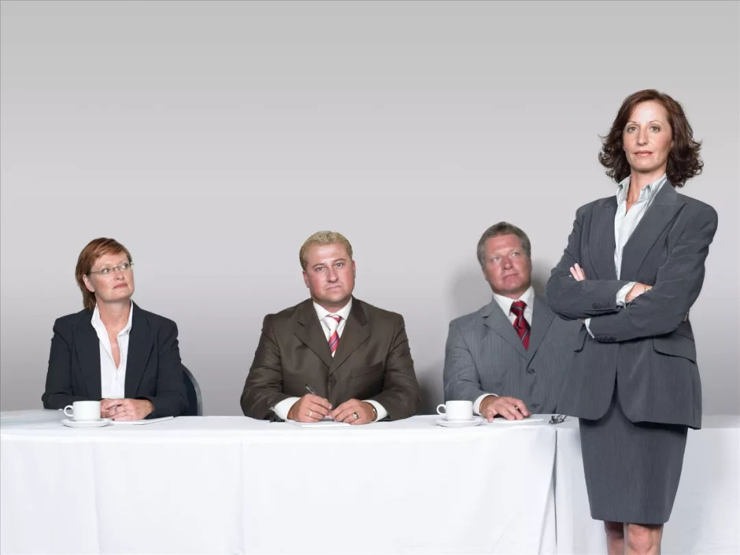 面试官问你好看吗该怎么回答,面试你觉得自己漂亮吗