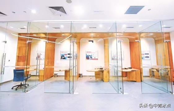 难以逃离的华尔街英语式推销：用话术*压打**报名者，手把手教学员办网贷、套现，有人几十万学费打水漂