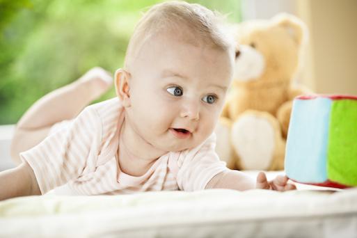 六个月宝宝呕吐的原因,6个月宝宝呕吐厉害是怎么回事