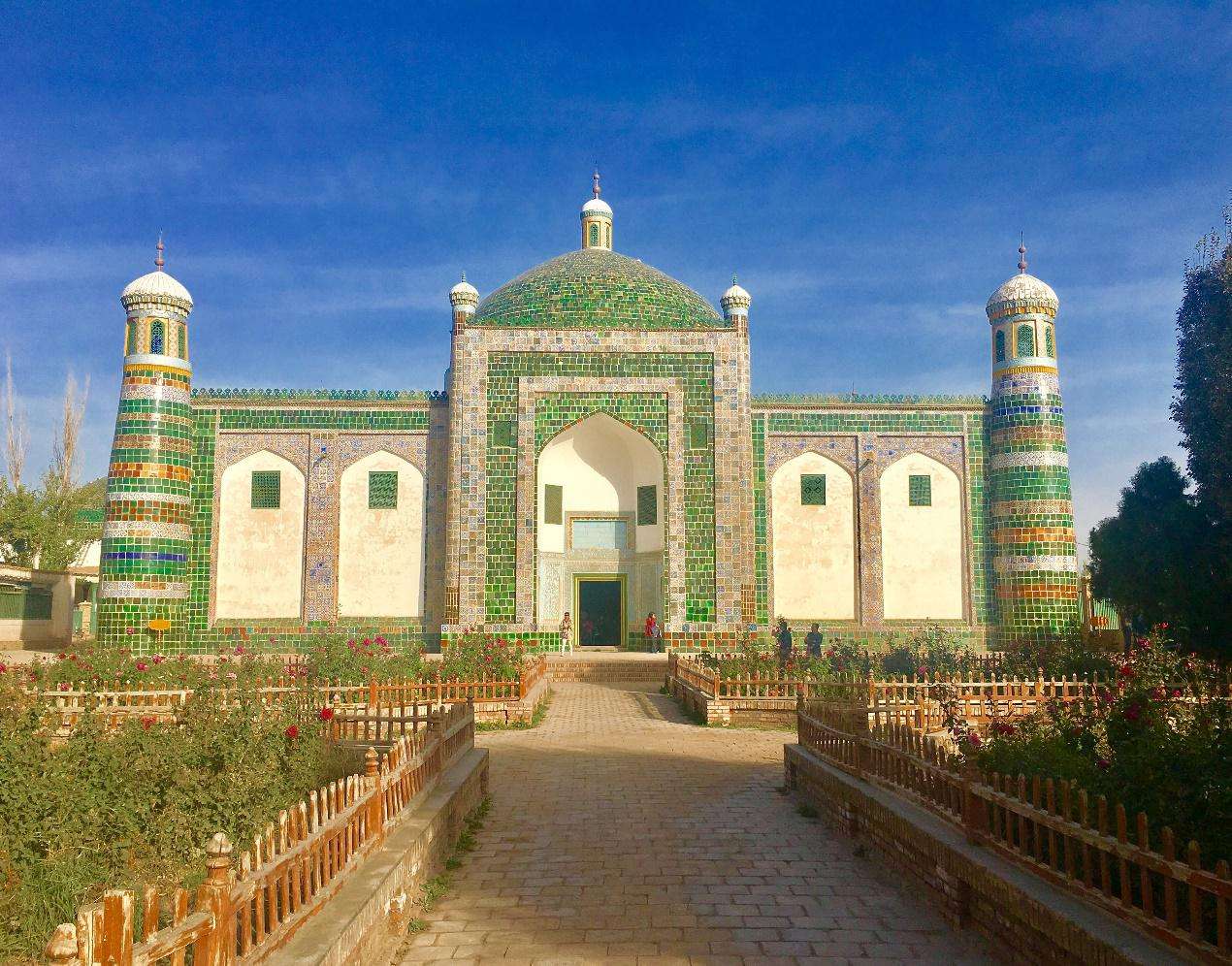 维族姑娘为什么那么漂亮,为什么维族美女多