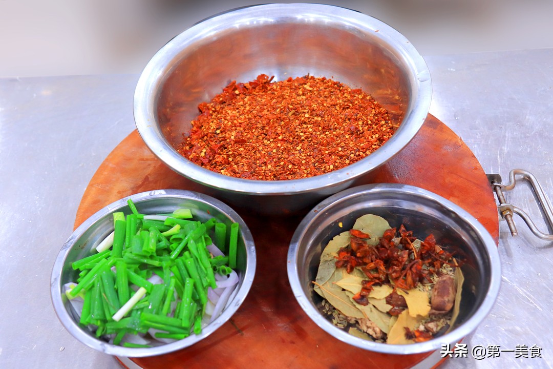 饭店的辣椒油为啥又香又红亮,餐饮专用辣椒油配方