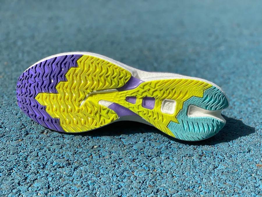 飞电discovery多巴胺为什么贵,李宁飞电discovery跑鞋