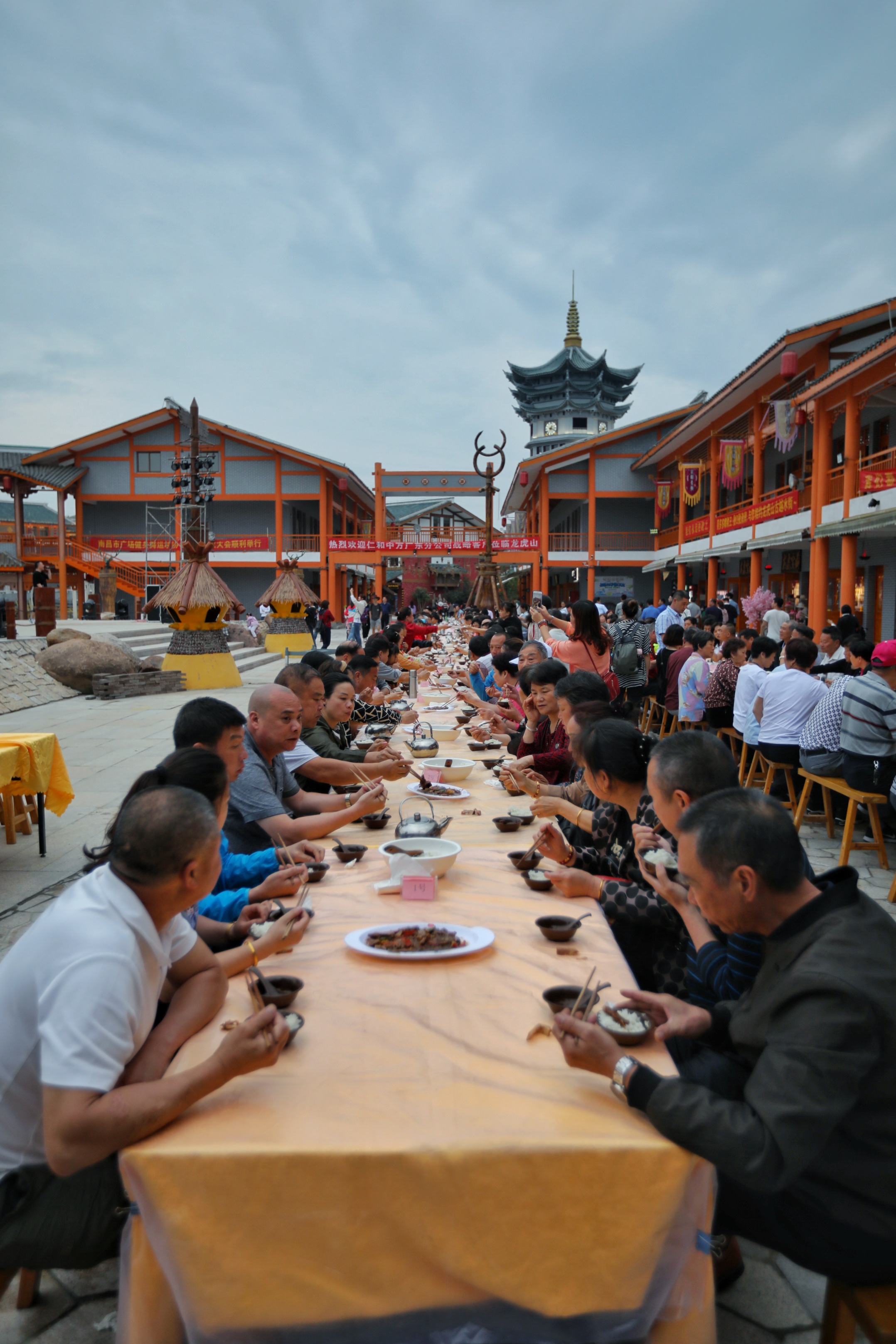 楠嗛┘宸℃父澶滄櫄,楠嗛┘宸℃父