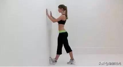 最简单的拉伸小腿动作,10个拉伸小腿的方法视频