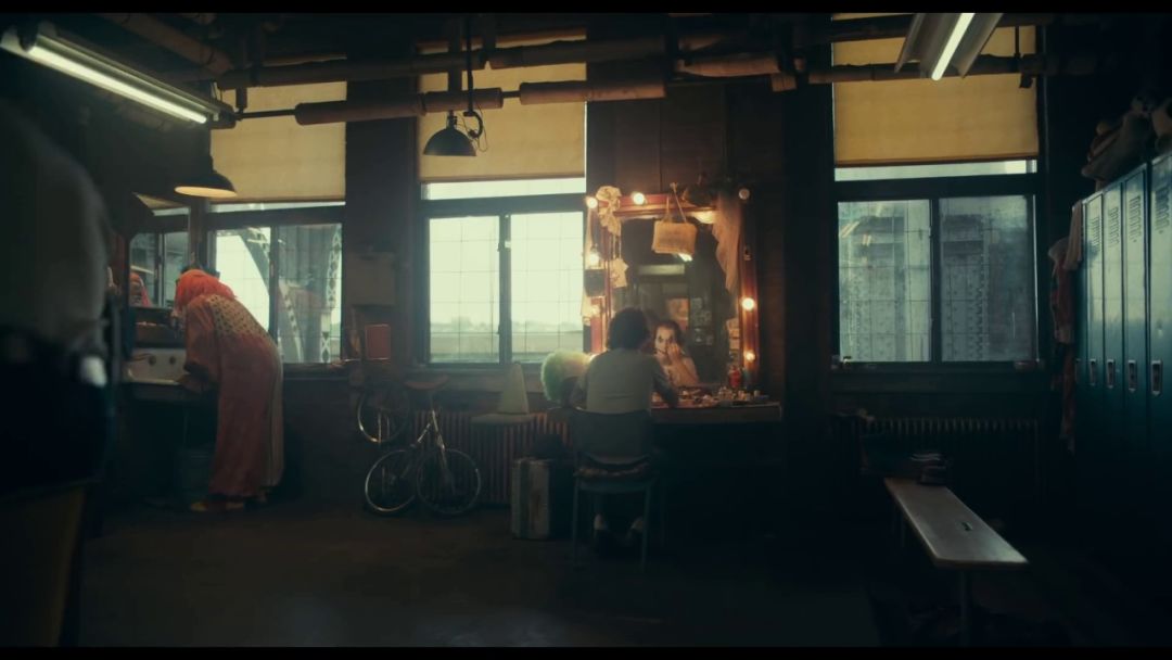 小丑口碑大爆豆瓣评分9,dc新片小丑首曝预告风格黑暗