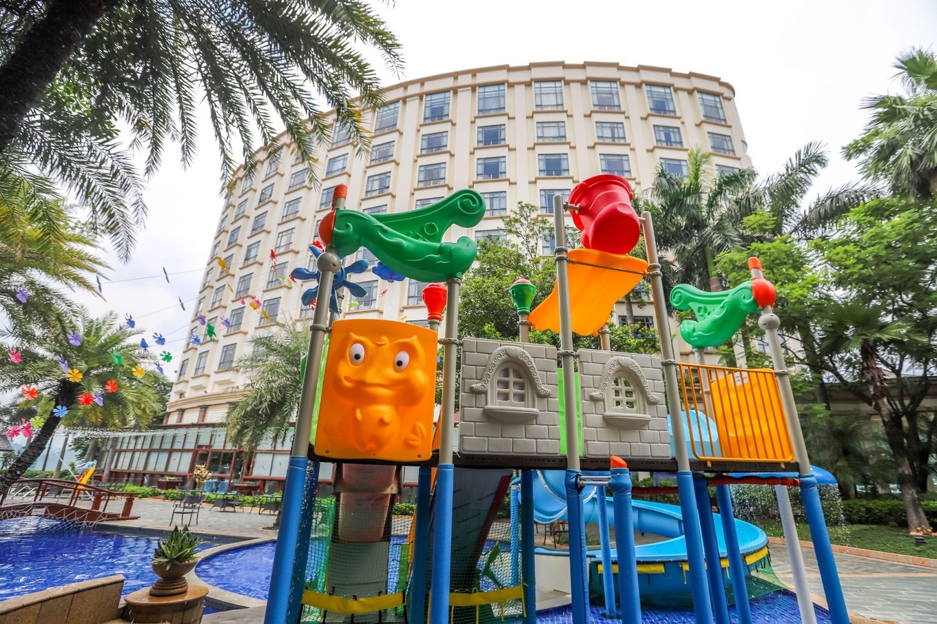 这里被称为广深后花园，每年夏天游人如织，有山有水的避暑胜地